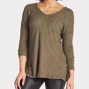 Evereve olive green top
